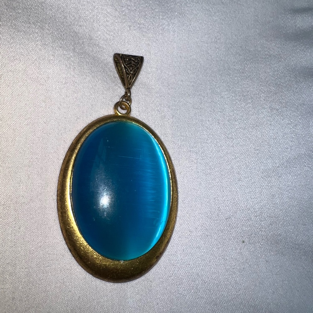 Elegant Blue and Gold Pendant. READ DESCRIPTION